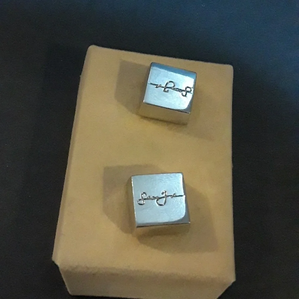 c BEAUTIFUL SQUARE SEAN JOHN DESIGNER CHROME STEEL CUFFLINKS